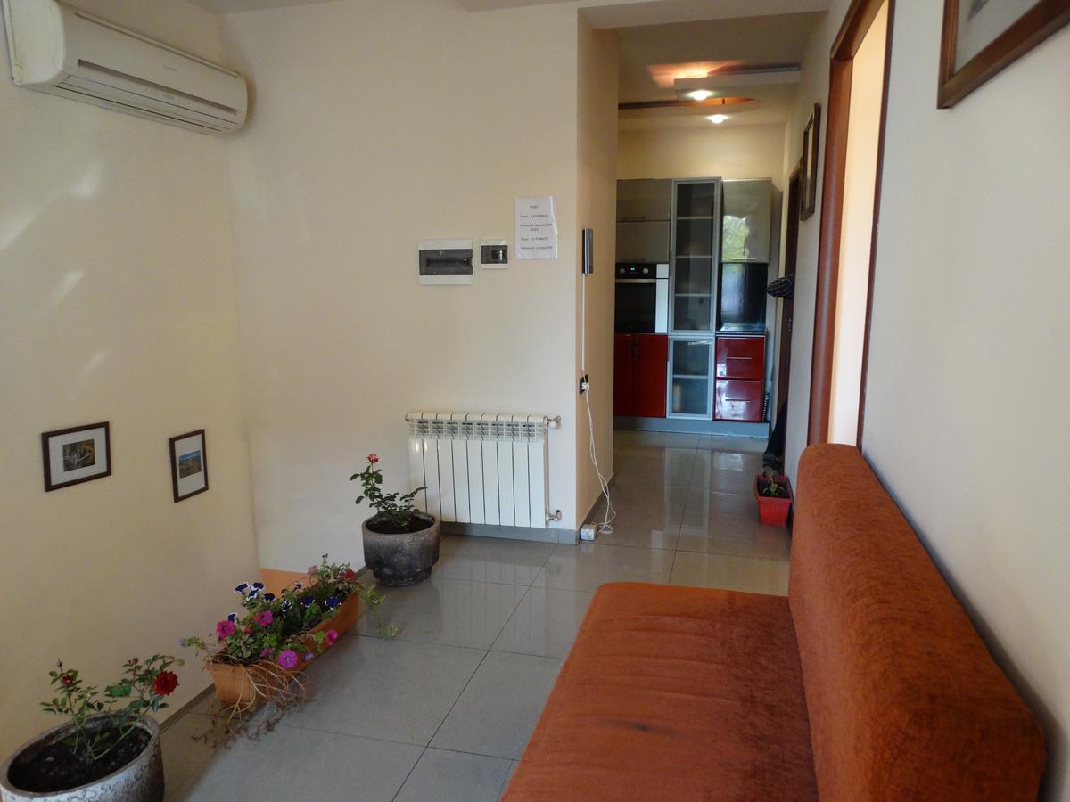 Destiny 1 Hostel 예레반 외부 사진