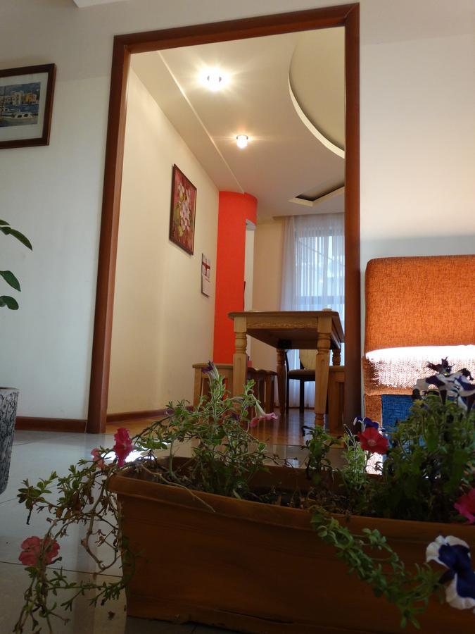 Destiny 1 Hostel 예레반 외부 사진