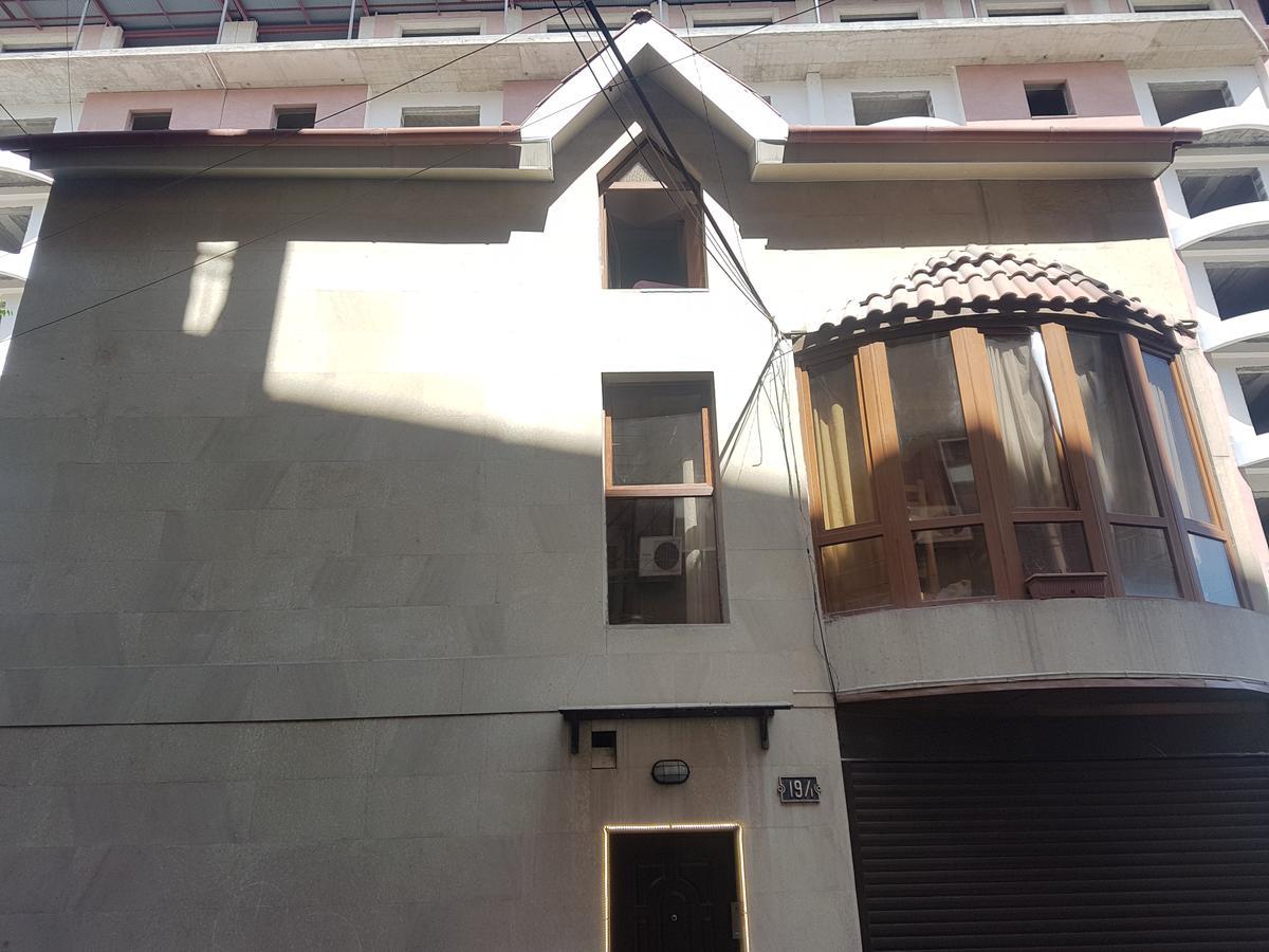 Destiny 1 Hostel 예레반 외부 사진